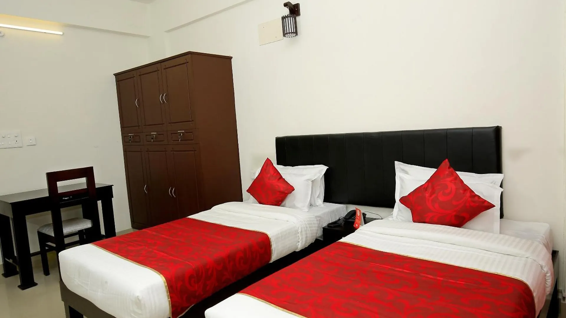 Super Hotel O Technopark Formerly Le Frank Trippapur